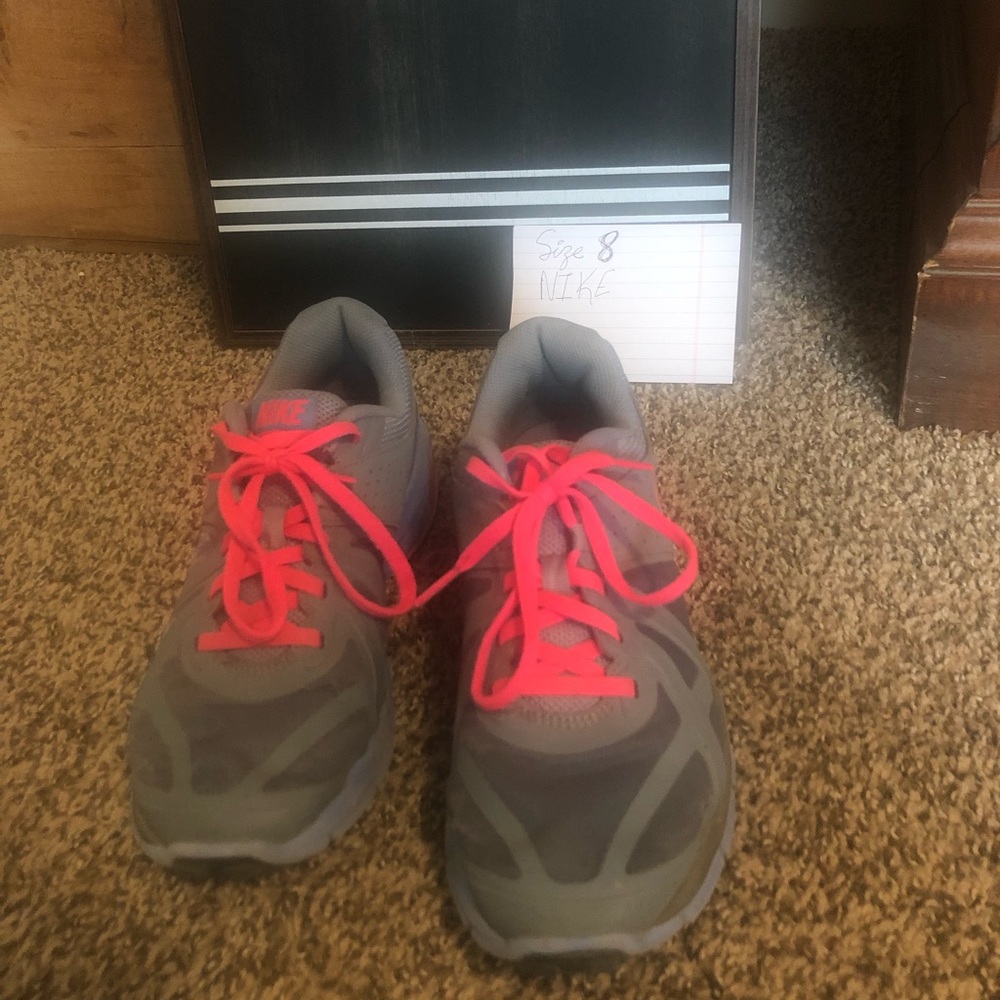 Nike max air tennis shoes